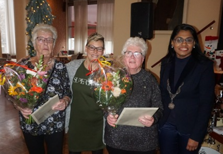 Stadsspelden uitgereikt aan twee vrijwilligers